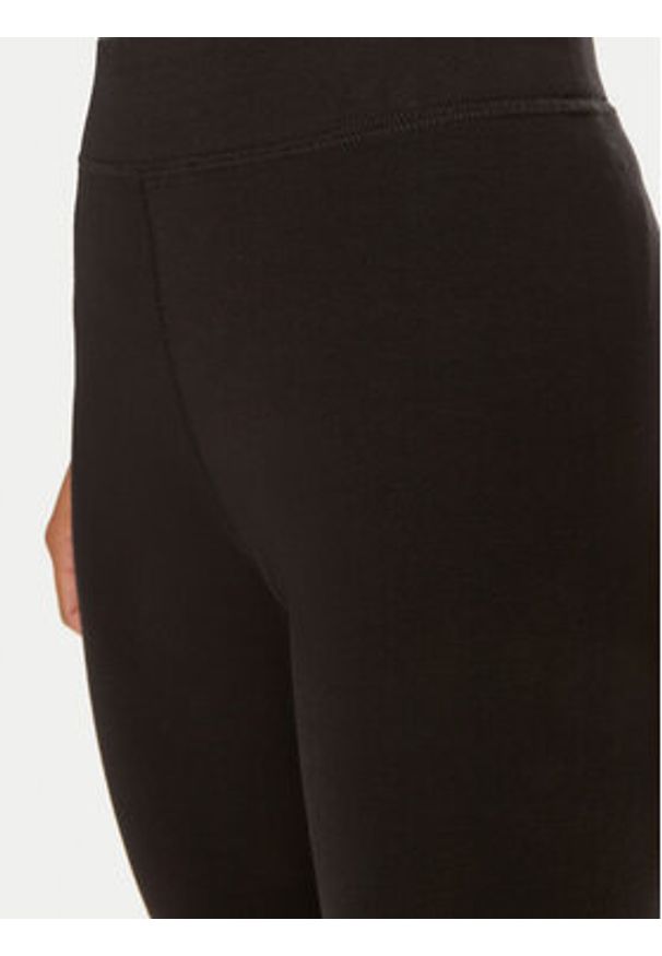 Nike Legginsy DV7795 Czarny Tight Fit. Kolor: czarny. Materiał: bawełna, syntetyk
