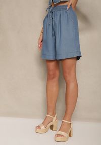 Renee - Jasnoniebieskie Szorty Bermudy z Bawełny z Kieszeniami i Gumką w Pasie Asmio. Okazja: na co dzień. Kolor: niebieski. Materiał: bawełna. Styl: casual #5
