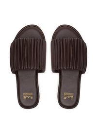 Bronx Klapki Delan-Y 85046-D Brązowy. Kolor: brązowy. Materiał: skóra