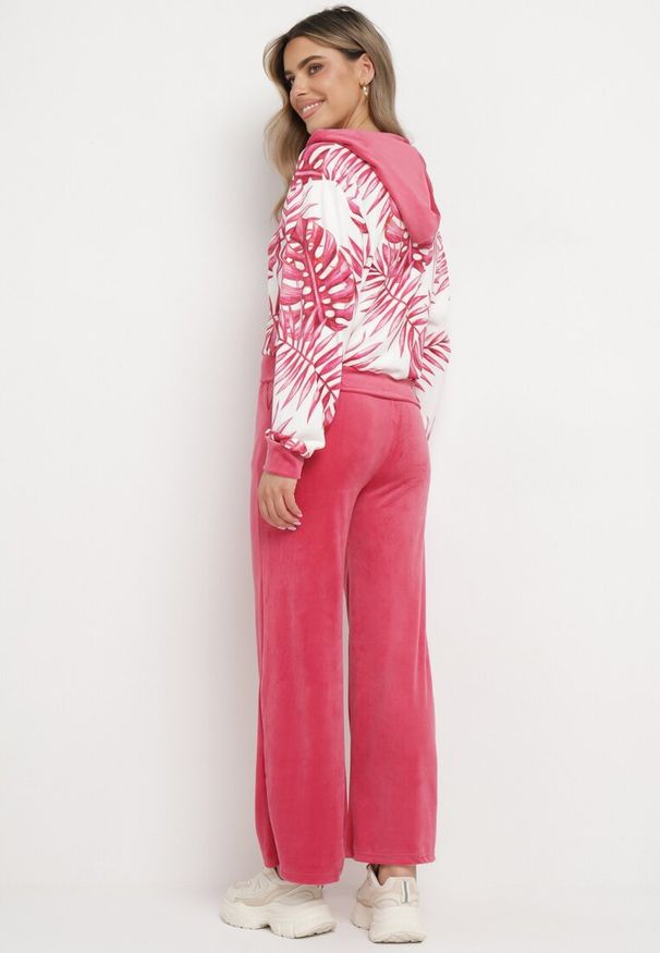 Born2be - Różowy Welurowy Komplet Dresowy Bluza z Florystycznym Printem i Szerokie Spodnie Taniussa. Kolor: różowy. Materiał: dresówka, welur. Wzór: nadruk