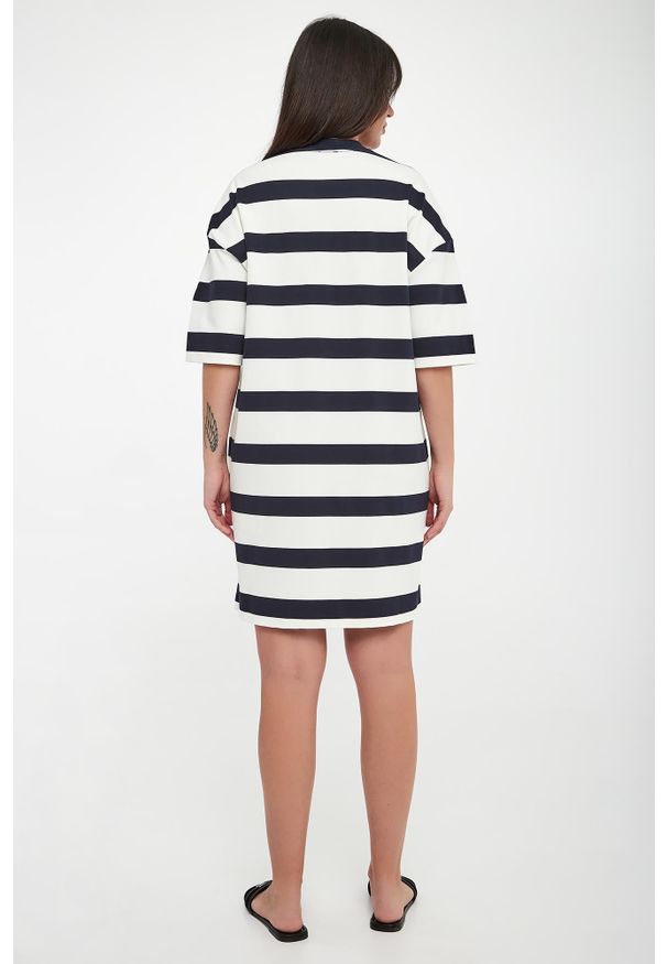 Sukienka mini Mela MM. Długość: mini