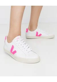 Veja - VEJA - Białe sneakersy Esplar. Kolor: biały. Materiał: materiał. Wzór: aplikacja #1