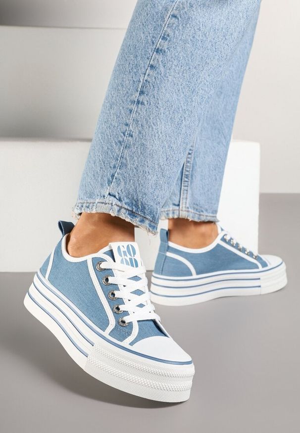 Born2be - Jasnoniebieskie Trampki na Grubej Podeszwie z Cyrkoniami Asgerda. Okazja: na co dzień. Nosek buta: okrągły. Kolor: niebieski. Materiał: jeans. Wzór: aplikacja. Sezon: lato. Styl: casual