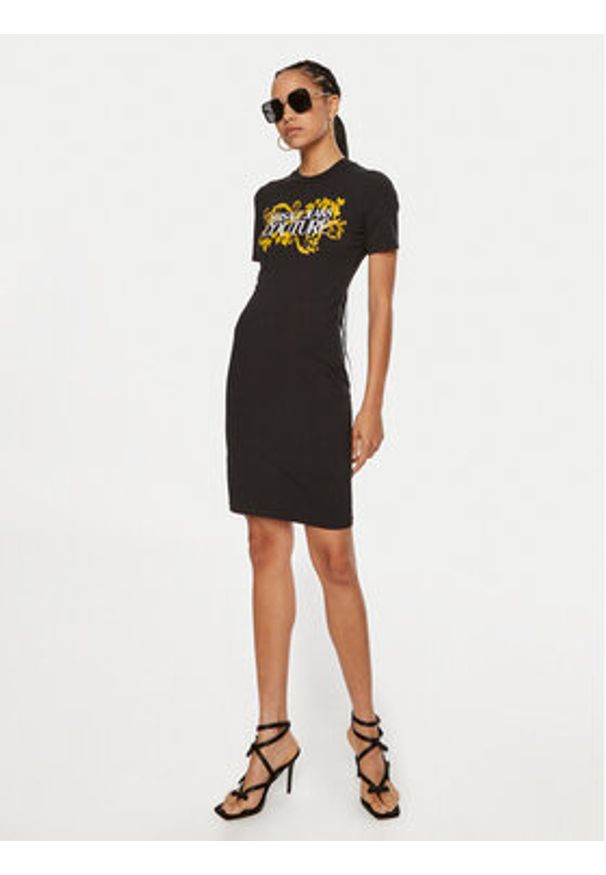 Versace Jeans Couture Sukienka codzienna 77HAOE05 CJ02E Czarny Slim Fit. Okazja: na co dzień. Kolor: czarny. Materiał: bawełna. Typ sukienki: proste. Styl: casual