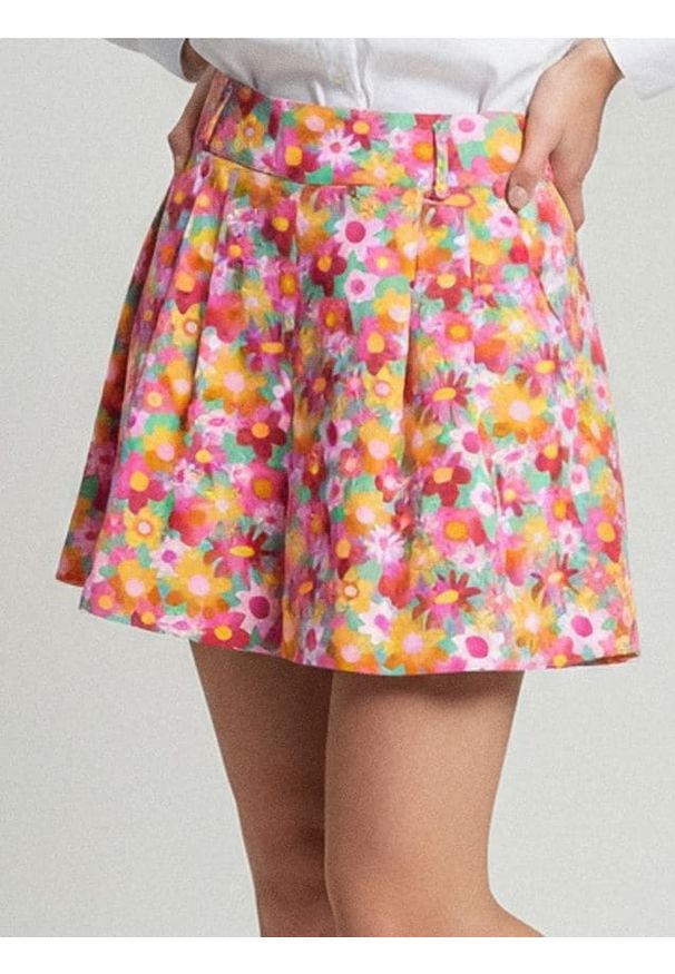 Sinsay - Szorty w kwiaty - wielobarwny. Materiał: tkanina. Wzór: kwiaty