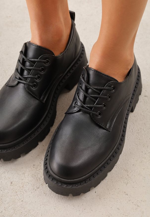 Born2be - Czarne Sznurowane Półbuty Oksfordki VICES na Grubej Podeszwie Anatea. Okazja: na co dzień. Zapięcie: sznurówki. Kolor: czarny. Materiał: jeans. Styl: casual, elegancki, klasyczny