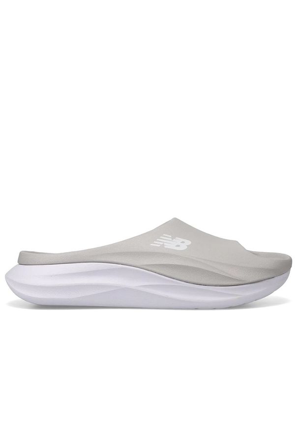 Klapki męskie New Balance M66508WJ - szare. Zapięcie: pasek. Kolor: szary. Sezon: lato. Sport: pływanie, turystyka piesza