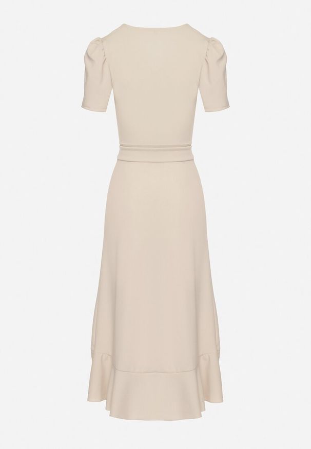 Born2be - Beżowa Sukienka Taliowana z Kopertowym Dekoltem i Falbanką Tatania. Okazja: na co dzień. Kolor: beżowy. Długość rękawa: krótki rękaw. Typ sukienki: kopertowe. Styl: klasyczny, casual, elegancki