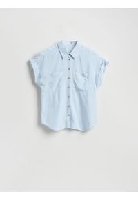 Reserved - Koszula z krótkim rękawem - jasnoniebieski. Kolor: niebieski. Materiał: wiskoza. Długość rękawa: krótki rękaw. Długość: krótkie