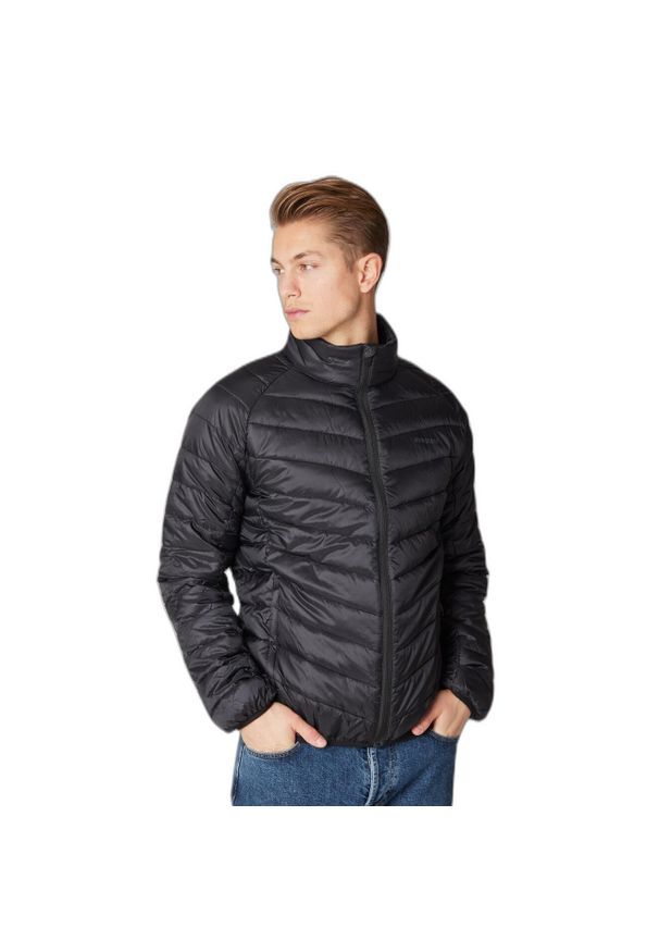 Kurtka puchowa Protest Prtshaffer. Kolor: czarny. Materiał: puch. Sezon: zima. Sport: turystyka piesza