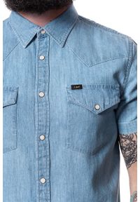 Lee - KOSZULA MĘSKA KRÓTKI RĘKAW LEE WESTERN SHIRT BLUE BOOK L640MYCI. Okazja: na co dzień. Kolor: niebieski. Materiał: jeans. Długość rękawa: krótki rękaw. Długość: krótkie. Styl: casual #6