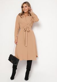 Born2be - Brązowa Koszulowa Sukienka Midi z Guzikami i Materiałowym Paskiem Tetenai. Okazja: na co dzień. Kolor: brązowy. Materiał: materiał. Typ sukienki: koszulowe. Styl: casual. Długość: midi #5