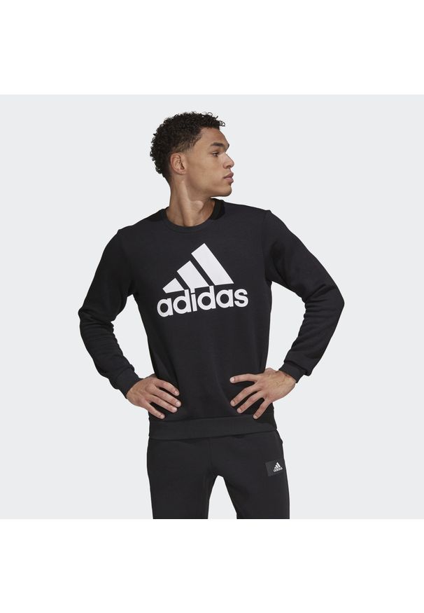 Adidas - Bluza Essentials Big Logo Rozmiar M Czarny - GK9074. Typ kołnierza: choker. Kolor: czarny, wielokolorowy, biały. Sport: fitness