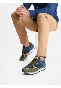Guess Jeans Sneakersy CWBEO-ETIENNE-01 Granatowy. Kolor: niebieski. Materiał: skóra, zamsz #1