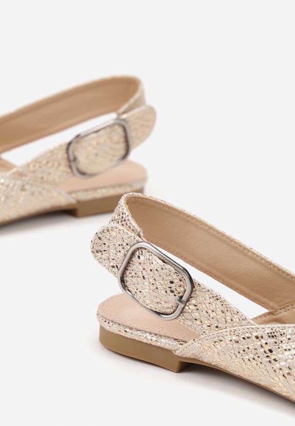 Renee - Złote Sandały Vices Typu Slingback z Wkładką ze Skóry Naturalnej Rallora. Okazja: na spacer, na co dzień. Zapięcie: sprzączka. Kolor: złoty. Materiał: skóra. Wzór: nadruk. Obcas: na obcasie. Styl: elegancki, casual. Wysokość obcasa: średni