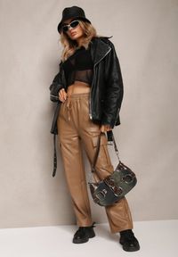 Renee - Ciemnobeżowe Szerokie Spodnie High Waist Ocieplone w Stylu Cargo z Gumką w Pasie i Kieszeniami na Klapy Vilencja. Stan: podwyższony. Kolor: beżowy #3