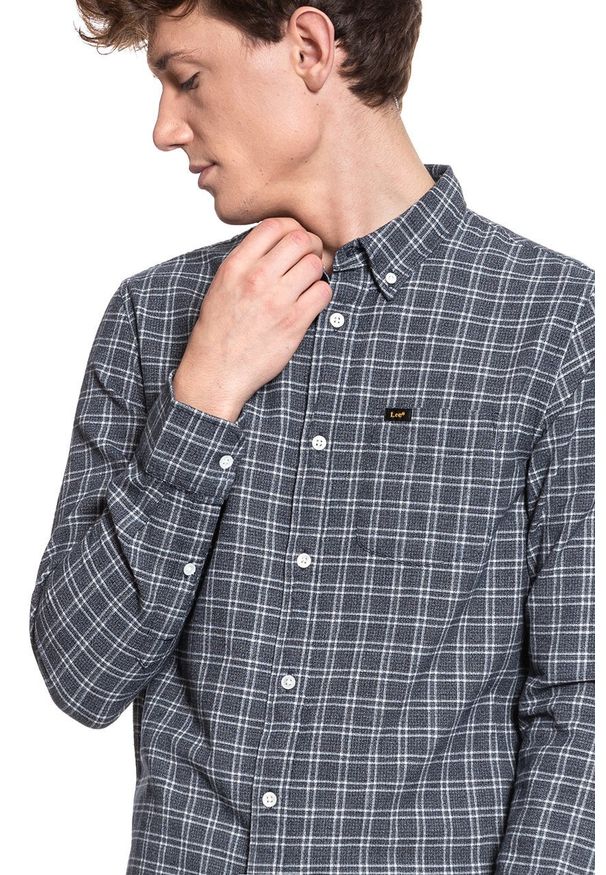 Lee - KOSZULA LEE REFINED BUTTON DOWN MIDNIGHT NAVY L882OQMA 112123594. Typ kołnierza: button down. Materiał: bawełna