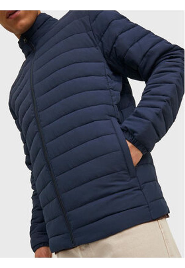 Jack & Jones - Jack&Jones Kurtka przejściowa Recycle 12211129 Granatowy Regular Fit. Kolor: niebieski. Materiał: syntetyk