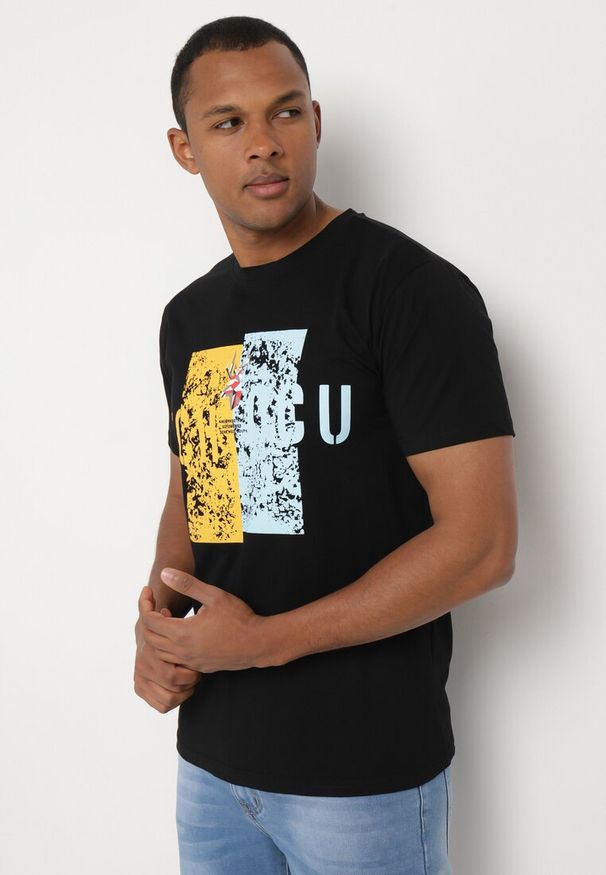 Born2be - Czarna Bawełniana Koszulka T-Shirt z Krótkim Rękawem i Ozdobnym Nadrukiem Branessa. Okazja: na co dzień. Kolor: czarny. Materiał: bawełna. Długość rękawa: krótki rękaw. Długość: krótkie. Wzór: nadruk. Styl: casual