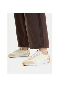 Sneakersy Nike. Kolor: żółty #1