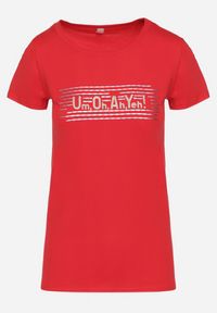 Born2be - Czerwony T-shirt z Bawełny Ozdobiony na Froncie Nadrukiem Pandoma. Kolor: czerwony. Materiał: bawełna. Wzór: nadruk, aplikacja. Sezon: lato #7