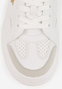 Born2be - Biało-Złote Sneakersy Vices na Grubej Podeszwie Ozdobione Gwiazdką Fenalia. Okazja: na co dzień. Kolor: biały. Materiał: jeans. Wzór: aplikacja #4