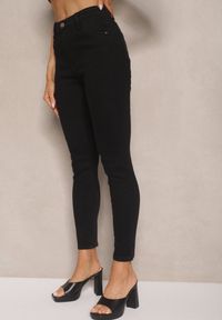 Renee - Czarne Jeansy Slim z Bawełną i Wiskozą High Waist Calliran. Okazja: na co dzień. Stan: podwyższony. Kolor: czarny. Styl: elegancki, casual #5