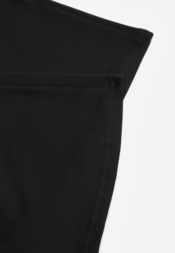 Born2be - Czarne Spodnie Dzwony Efrariel. Okazja: na spacer. Kolor: czarny. Materiał: wiskoza, materiał, dzianina. Wzór: ze splotem, gładki. Sezon: lato. Styl: elegancki, klasyczny