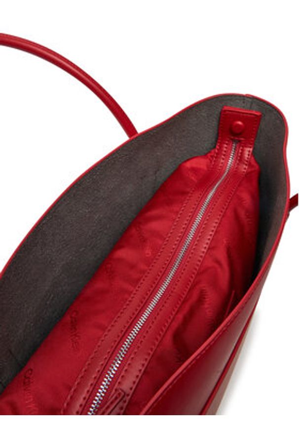 Calvin Klein Torebka Ck Linn Medium Shopper K60K613110 Czerwony. Kolor: czerwony. Materiał: skórzane