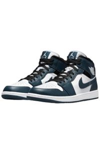 Buty do chodzenia męskie Nike Air Jordan 1 Mid. Zapięcie: sznurówki. Kolor: biały, niebieski, wielokolorowy. Materiał: materiał. Szerokość cholewki: normalna. Sport: turystyka piesza