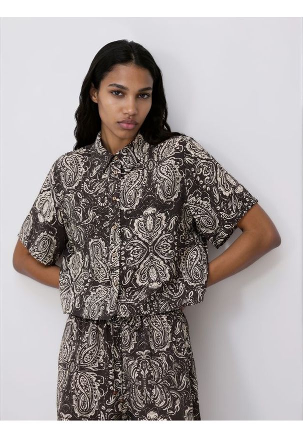 Reserved - Koszula z wiskozą - ciemnobrązowy. Kolor: brązowy. Materiał: wiskoza