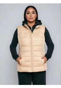 Big-Star - Kamizelka damska pikowana beżowa Trinoe 801. Typ kołnierza: kołnierzyk stójkowy. Kolor: beżowy. Materiał: poliamid, tkanina. Wzór: aplikacja. Sezon: jesień #5