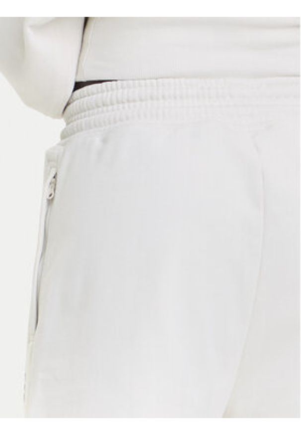 Adidas by Stella McCartney - adidas by Stella McCartney Szorty sportowe True Casuals JX6786 Beżowy Loose Fit. Kolor: beżowy. Materiał: bawełna