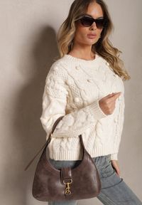 Renee - Jasnobeżowy Sweter z Wełną i Wiskozą Ozdobiony Tłoczeniem i Kulkami Vaiannae. Kolor: beżowy. Materiał: wełna, wiskoza. Wzór: aplikacja. Sezon: zima #3