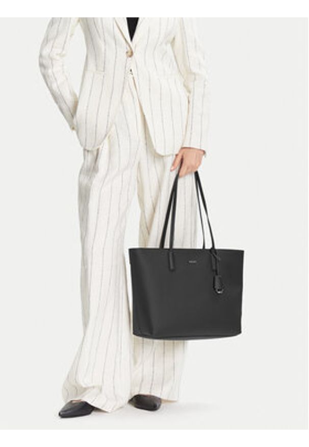 DKNY Torebka R44AYI42 Czarny. Kolor: czarny. Materiał: skórzane