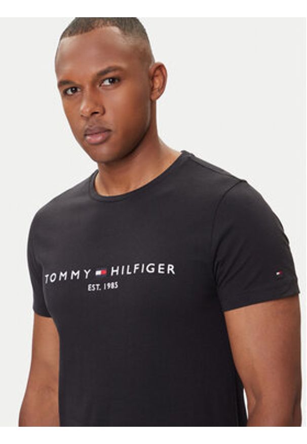 TOMMY HILFIGER - Tommy Hilfiger T-Shirt Core Logo Tee MW0MW11465 Czarny Slim Fit. Kolor: czarny. Materiał: bawełna