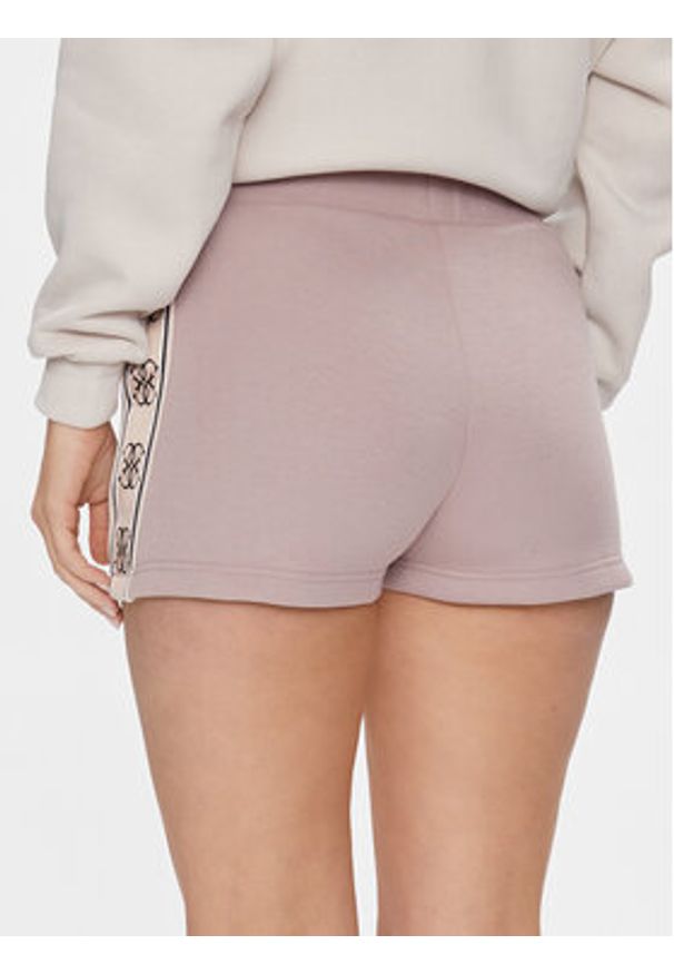 Guess Szorty sportowe Britney V3GD13 KB3P2 Beżowy Loose Fit. Kolor: beżowy. Materiał: bawełna