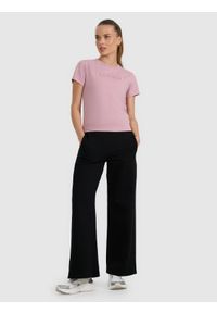 4f - 4F Spodnie dresowe z szerokimi nogawkami damskie - czarne S. Stan: podwyższony. Kolor: czarny. Materiał: dresówka #1