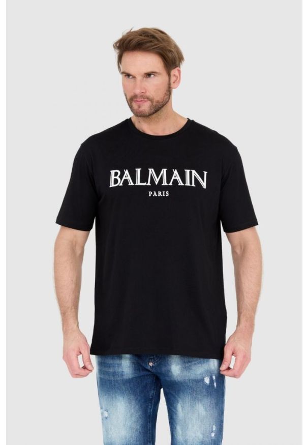 Balmain - BALMAIN Czarny męski t-shirt z wypukłym gumowym logo, Rozmiar S. Kolor: czarny. Materiał: guma