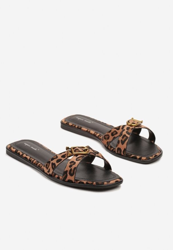 Born2be - Panterkowe Klapki z Ozdobnymi Wycięciami i Klamrami Zelselin. Okazja: na co dzień. Styl: elegancki, casual