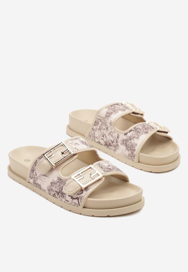 Born2be - Ciemnobeżowe Casualowe Klapki z Paskami z Klamrami Redunise. Okazja: na co dzień. Kolor: beżowy. Materiał: jeans. Styl: casual