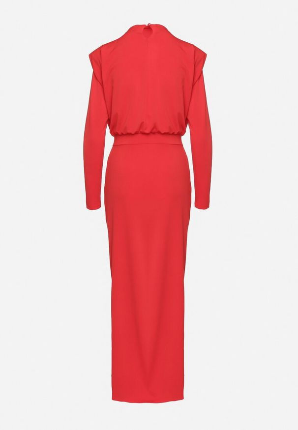 Born2be - Czerwona Koktajlowa Sukienka o Dopasowanym Kroju z Marszczeniem Besiel. Kolor: czerwony. Styl: wizytowy