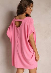Renee - Różowa Sukienka Mini o Fasonie Nietoperza z Okrągłym Dekoltem Maglia. Kolor: różowy. Długość rękawa: krótki rękaw. Długość: mini #2