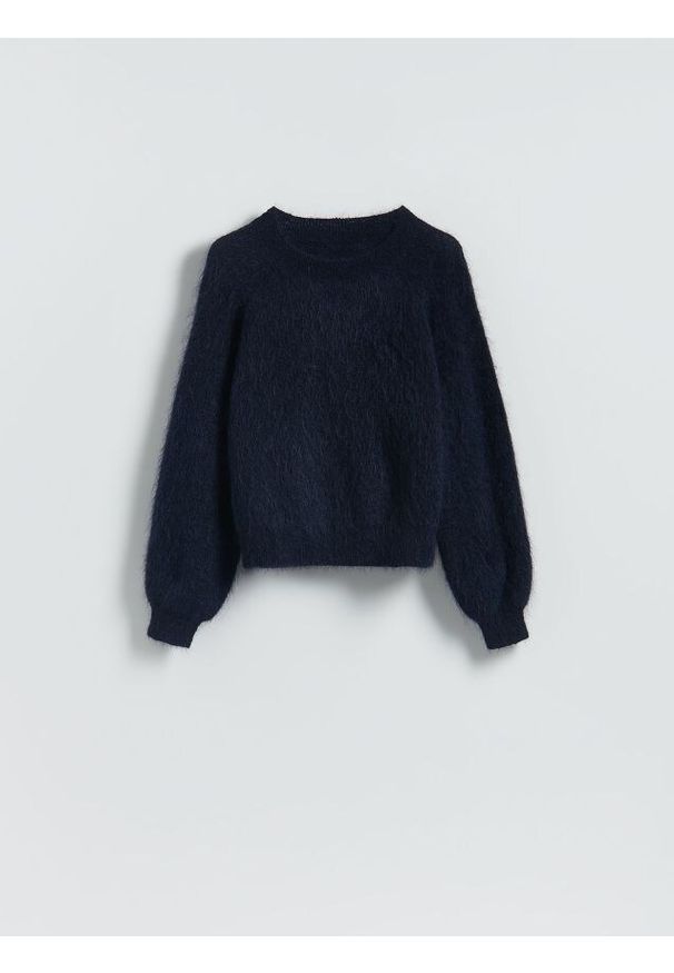 Reserved - Sweter z moherem - granatowy. Kolor: niebieski. Materiał: moher