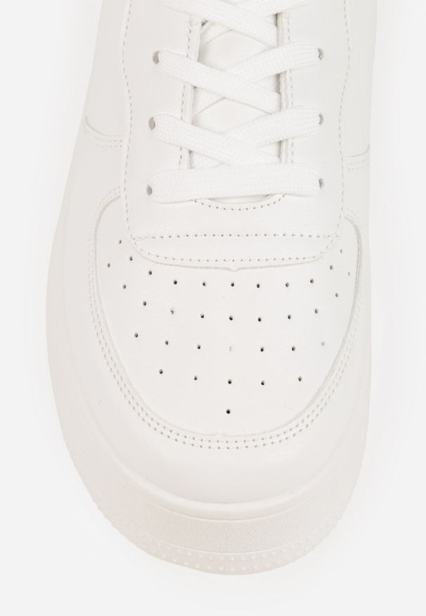Born2be - Białe Sneakersy na Platfromie z Bieżnikiem i Perforacją Artie. Kolor: biały. Materiał: skóra. Sezon: wiosna, jesień. Obcas: na platformie