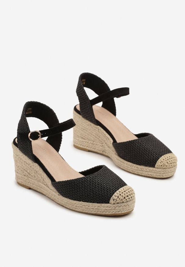 Renee - Czarne Sandały Typu Espadryle na Koturnie z Plecionki Renaelle. Okazja: na imprezę, na co dzień. Kolor: czarny. Obcas: na koturnie. Styl: klasyczny, casual, elegancki