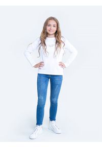 Big-Star - Bluzka dziewczęca longsleeve biała Brina 101. Okazja: na co dzień, na uczelnię. Kolor: biały. Materiał: jeans, bawełna. Długość rękawa: długi rękaw. Długość: długie. Wzór: nadruk, aplikacja. Styl: młodzieżowy, casual #6