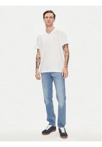 GAP - Gap T-Shirt 753771-00 Biały Regular Fit. Kolor: biały. Materiał: bawełna #4