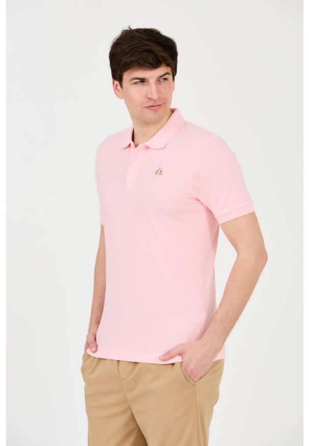 La Martina - LA MARTINA Różowy t-shirt z małym logo. Typ kołnierza: polo. Kolor: różowy