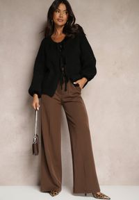 Renee - Czarny Kardigan z Wełną o Kroju Oversize z Wiązanymi Kokardami Elearina. Okazja: na co dzień. Typ kołnierza: kokarda. Kolor: czarny. Materiał: wełna. Styl: casual, street, elegancki